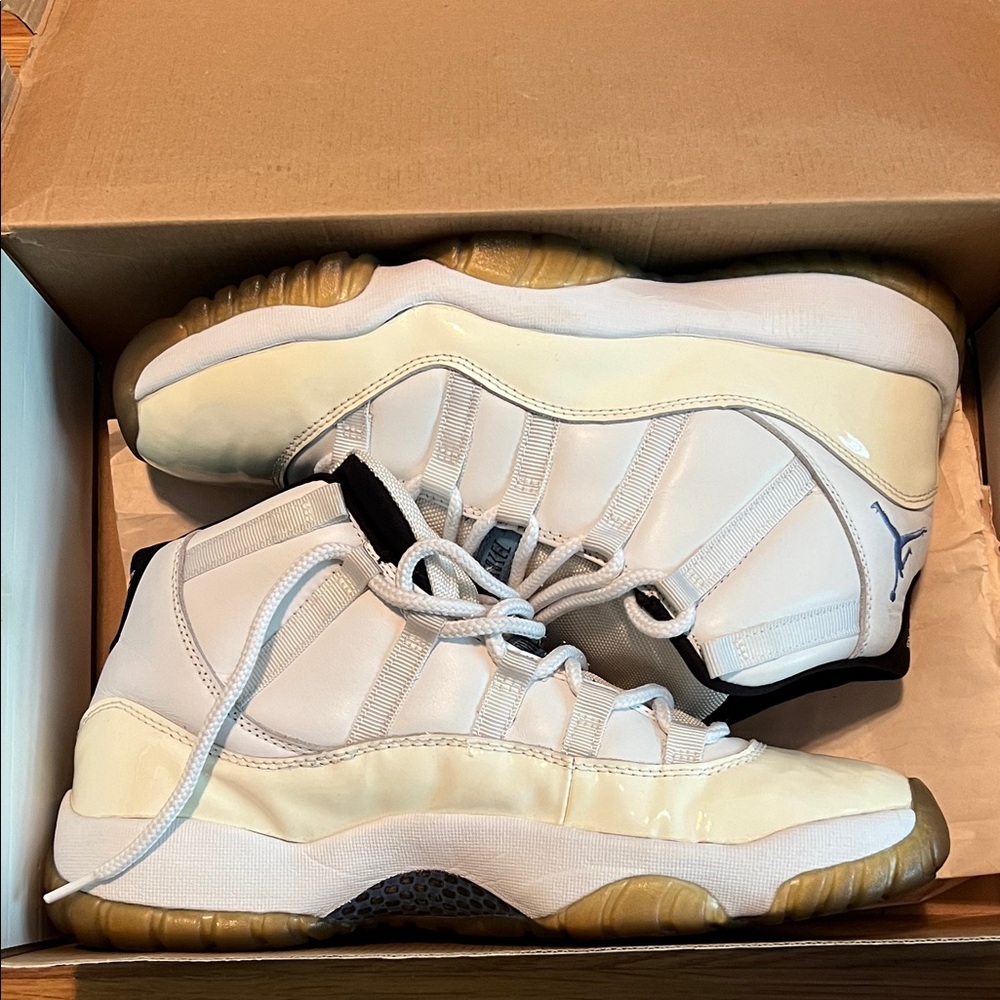 2000 Jordan XI Retro “Columbia”